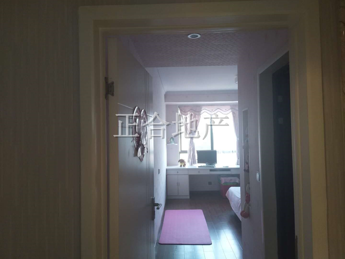 金诚花园精装大三房，产证满五，拎包入住！