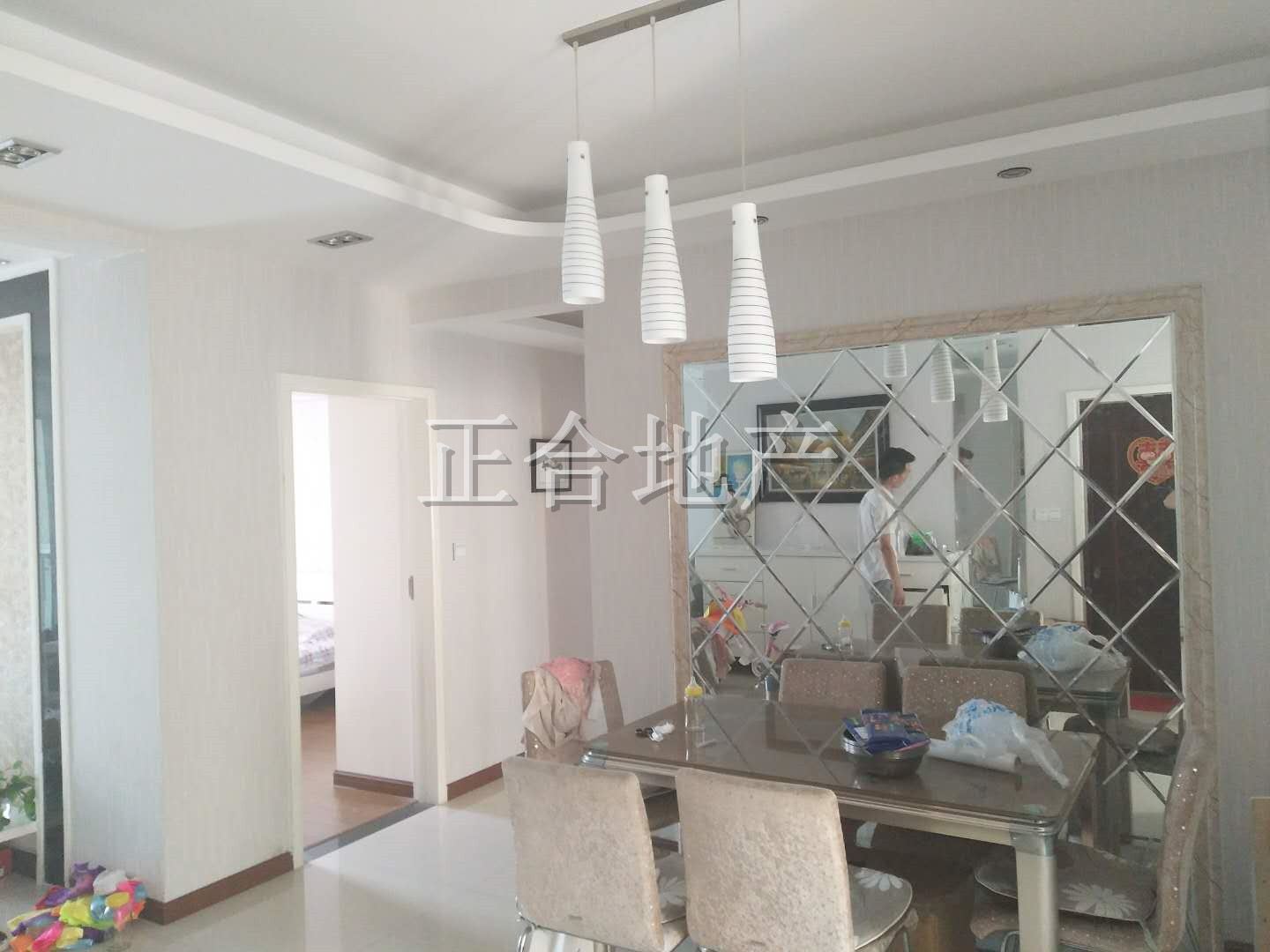 金诚花园精装大三房，产证满五，拎包入住！