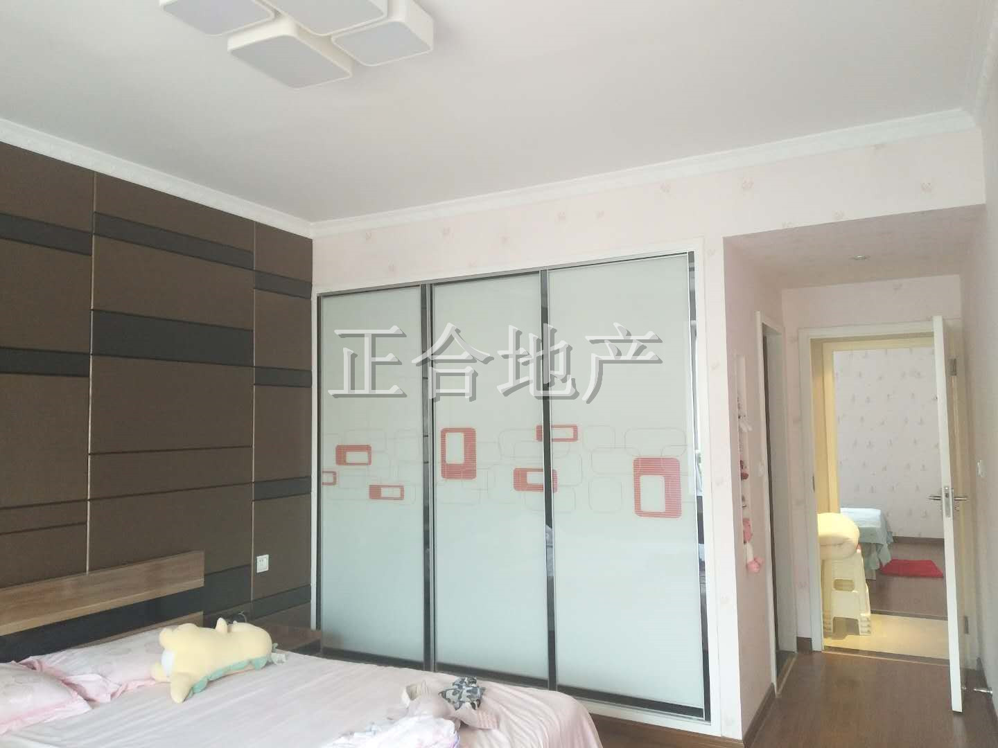 金诚花园精装大三房，产证满五，拎包入住！