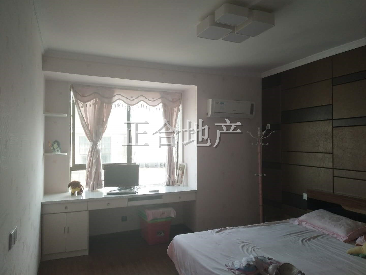 金诚花园精装大三房，产证满五，拎包入住！