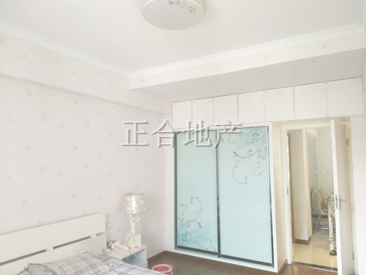 金诚花园精装大三房，产证满五，拎包入住！