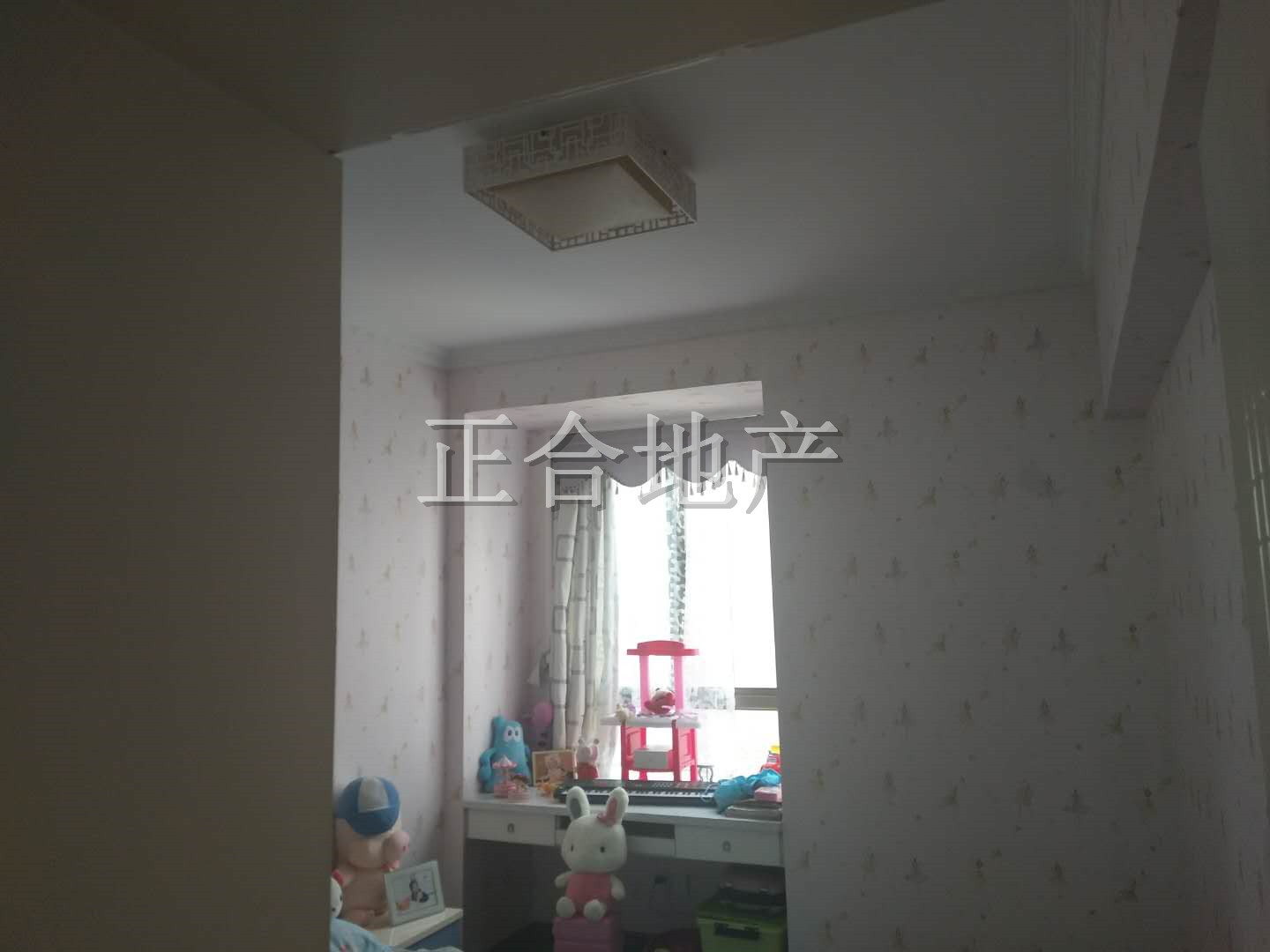 金诚花园精装大三房，产证满五，拎包入住！