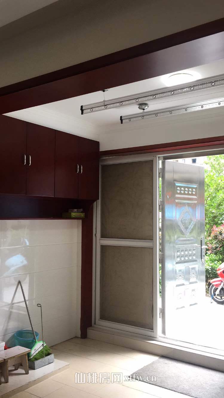 翰林公馆，一中对面 房坐北朝南