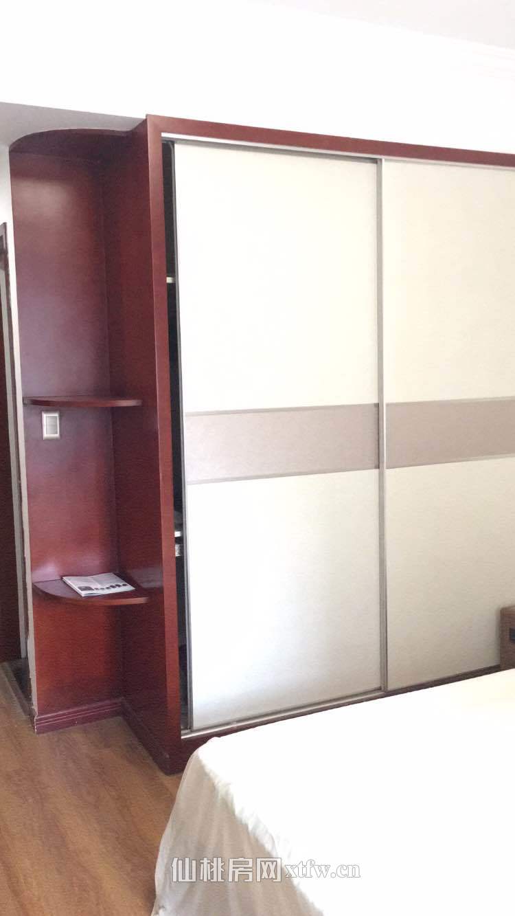 翰林公馆，一中对面 房坐北朝南