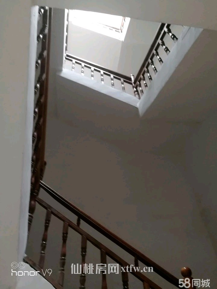 通海口一间三层房屋出售