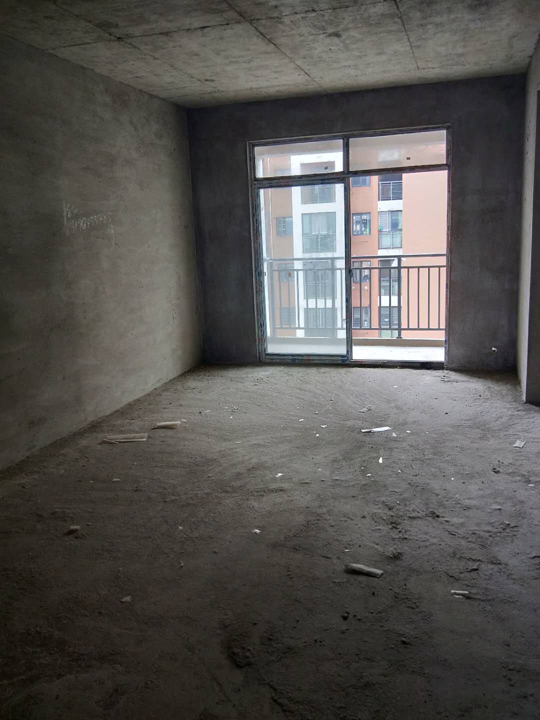 紫金城小三房，价格优！