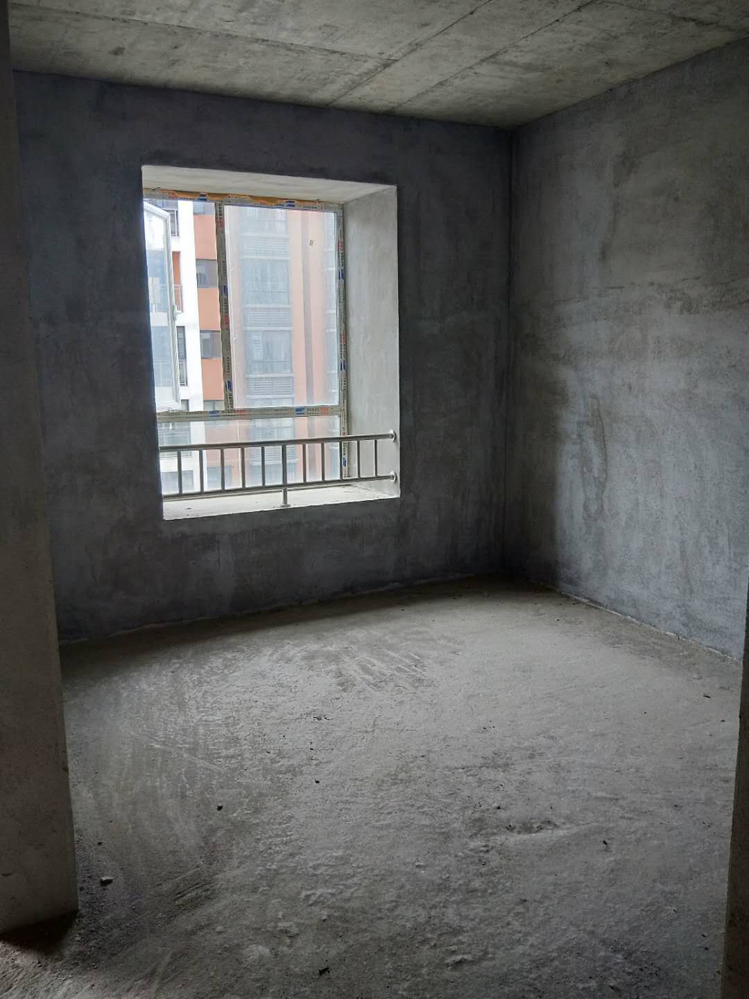 紫金城小三房，价格优！