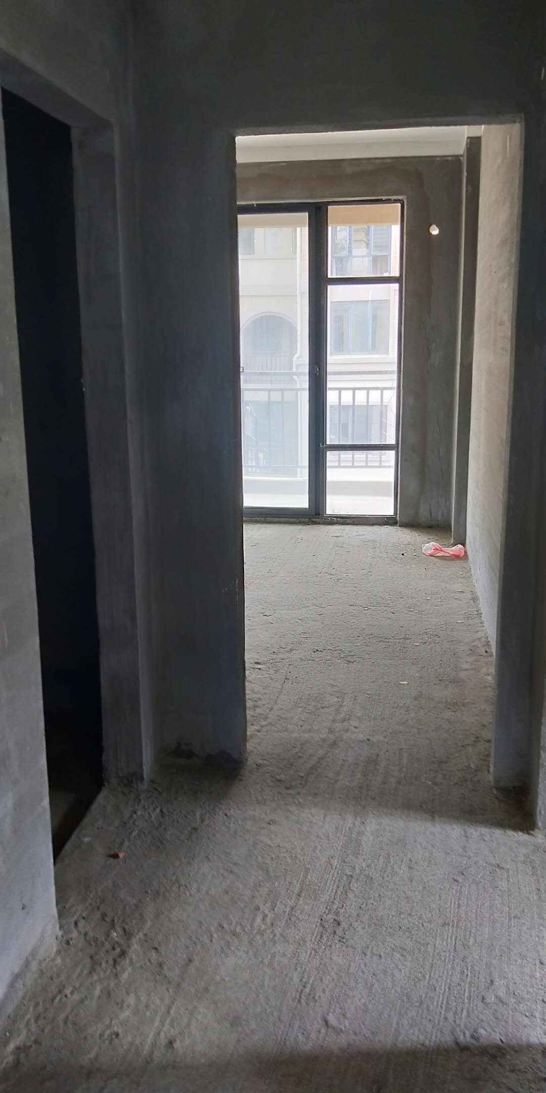 绿地华庭毛坯优质房源，两证满5年！