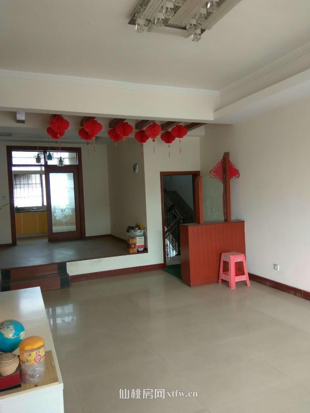 实验  房德美花园132个平方