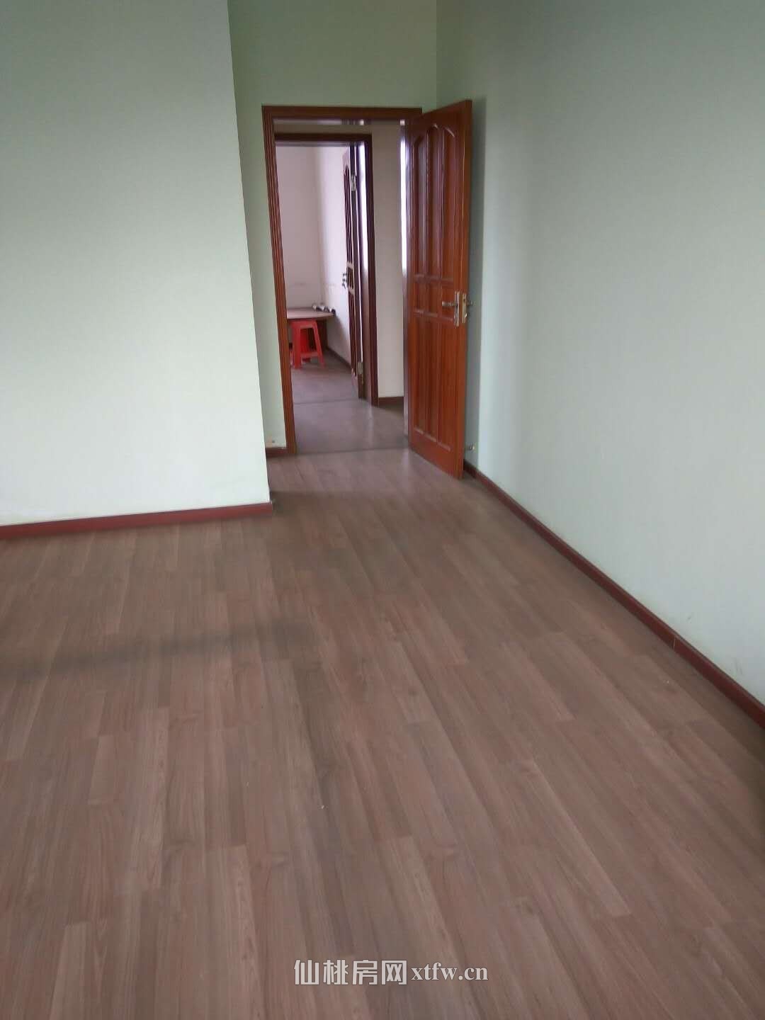 实验  房德美花园132个平方