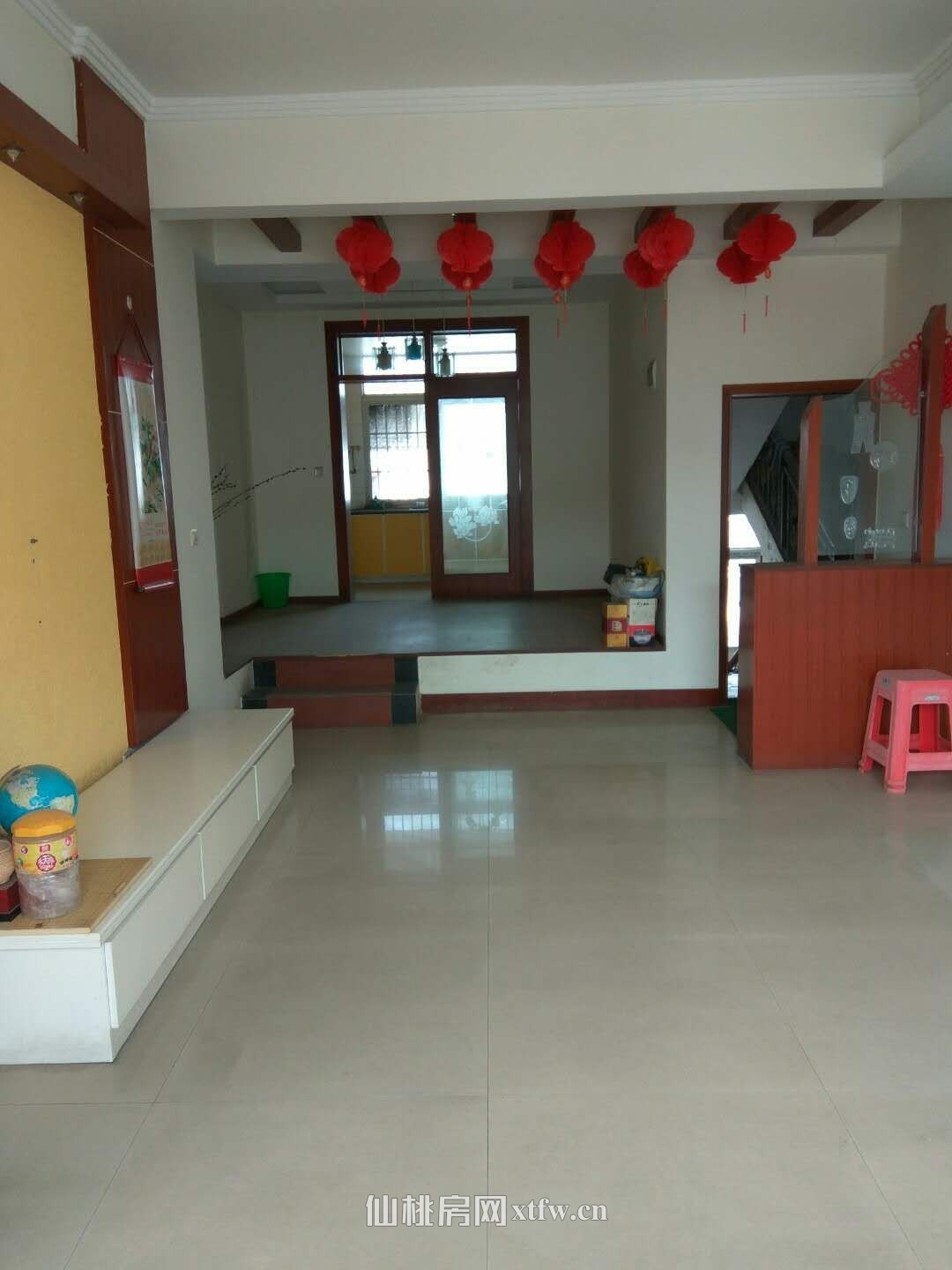 实验  房德美花园132个平方