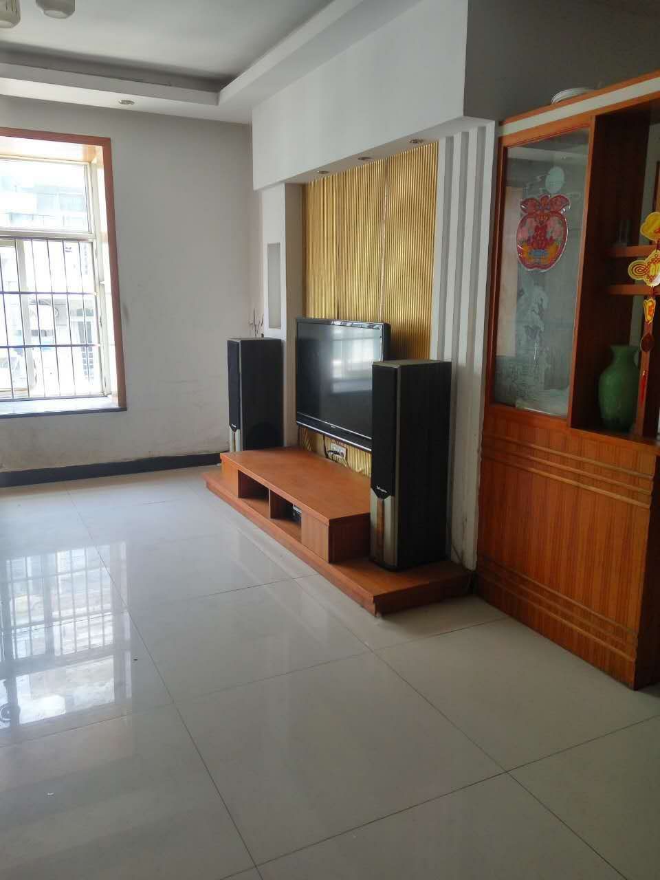 宏运名居现房，装修好，两证满2年！