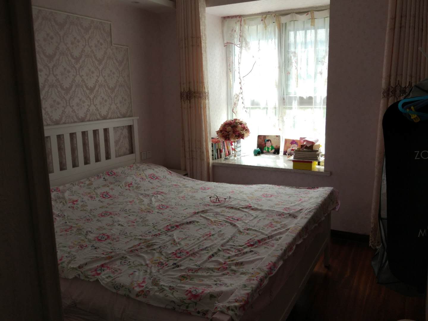 翰林公馆精装现房，地段好，楼层好，证件齐全！