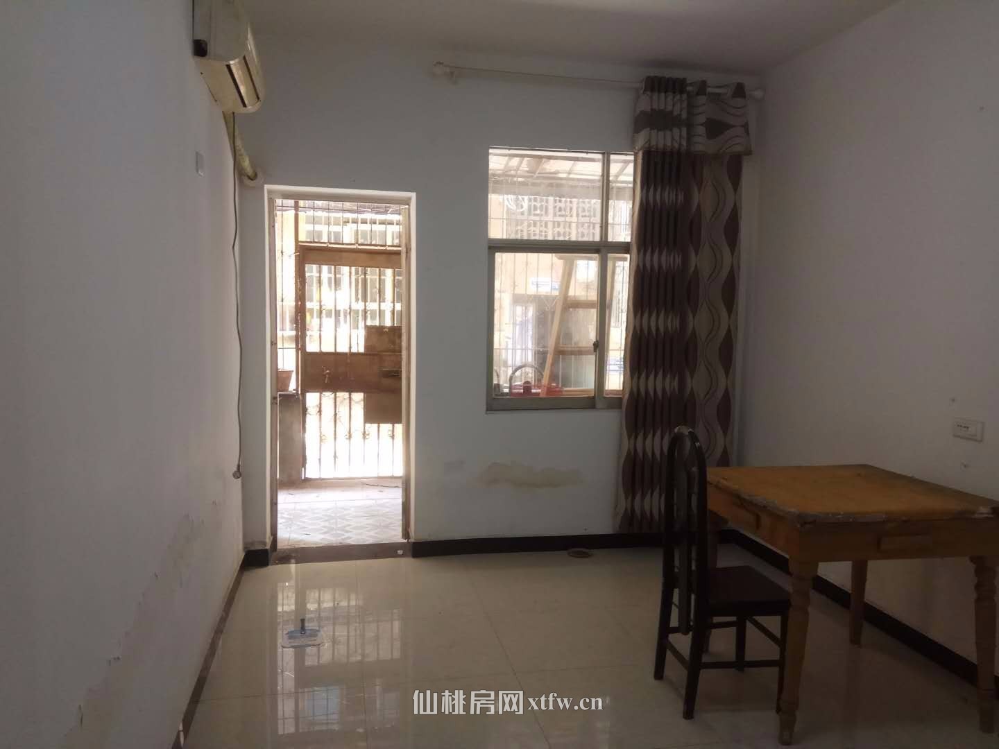 老八中对面三房两厅两卫超大阳台（租售皆可）