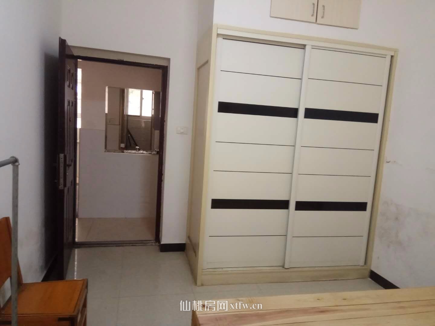 老八中对面三房两厅两卫超大阳台（租售皆可）