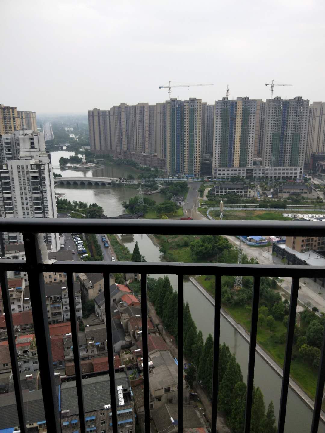 尹台公馆电梯房，楼层好，价格优！