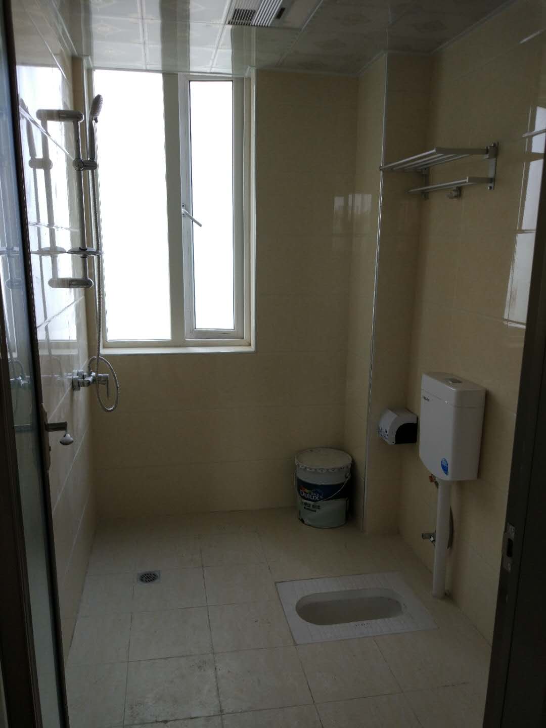 森林国际城精装三房，楼层好，证件齐全！