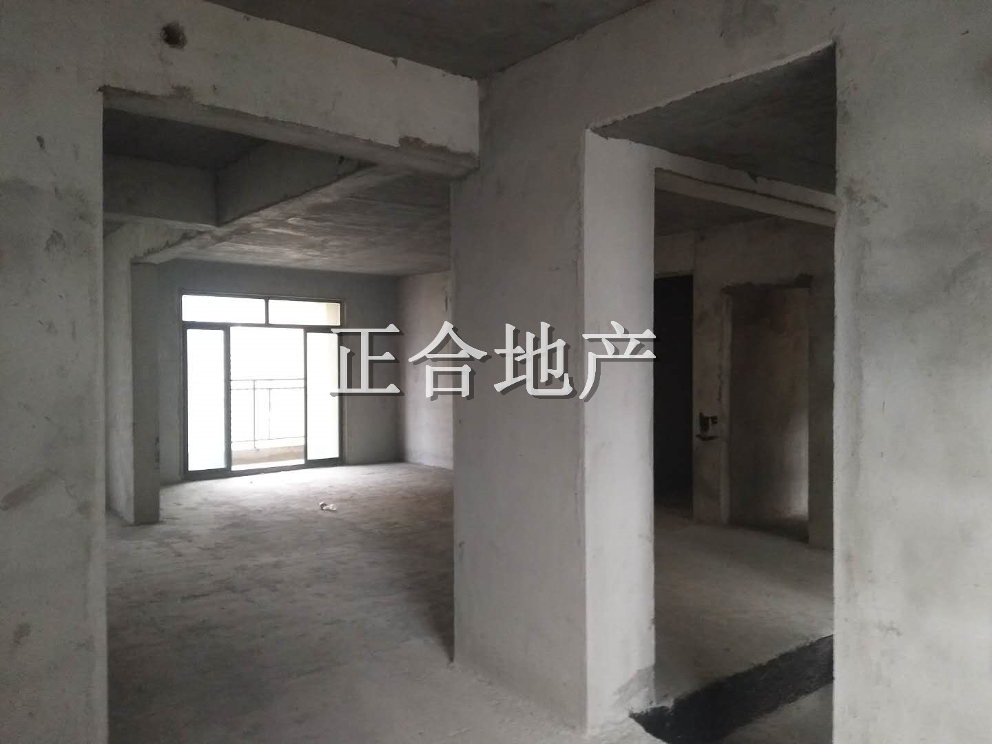 新城一号新出大三房，楼层好，可过户！