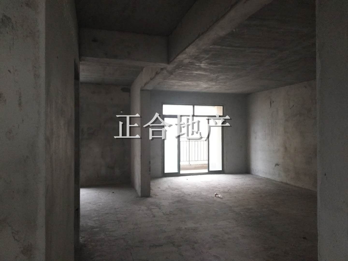 新城一号新出大三房，楼层好，可过户！