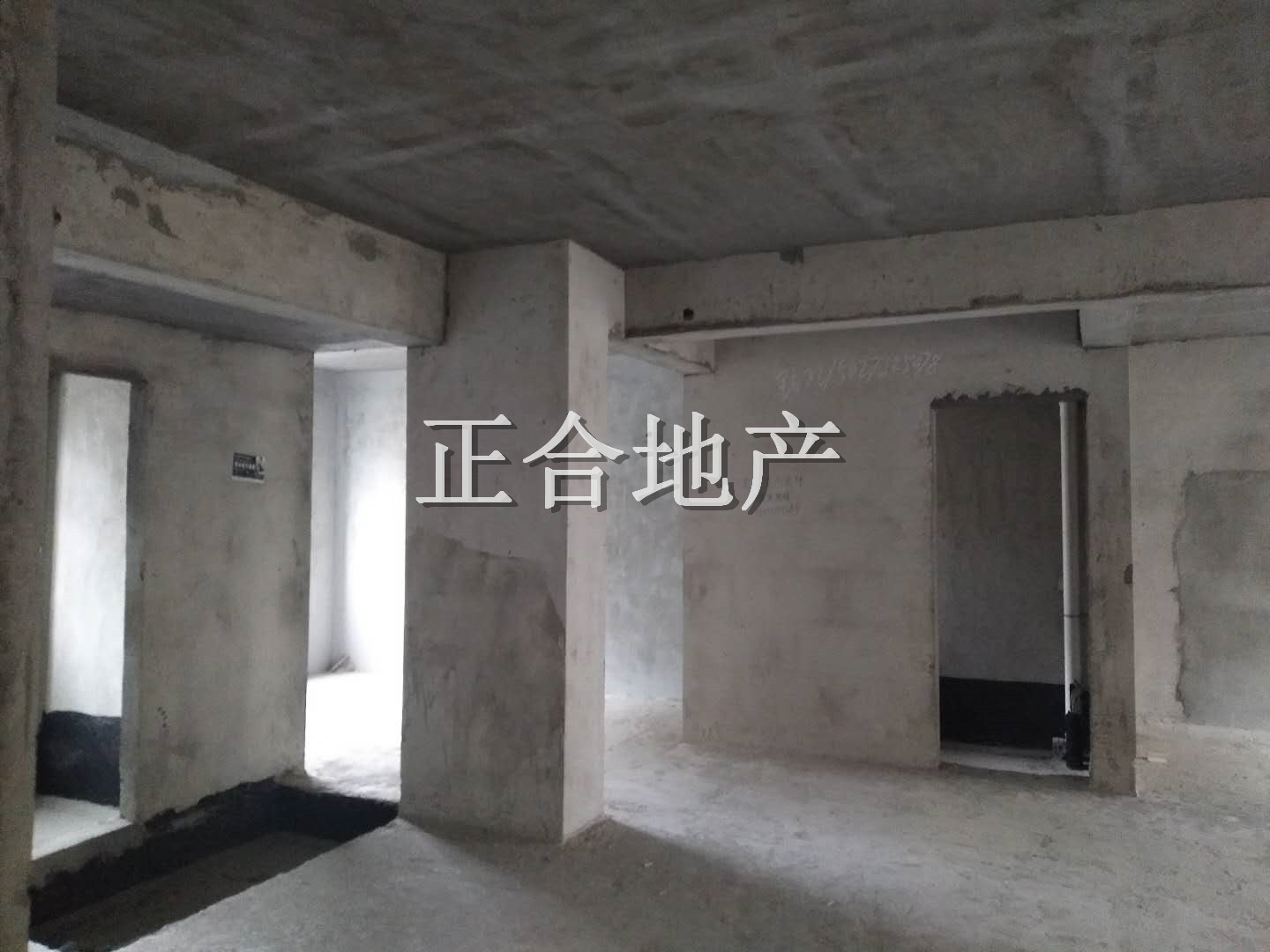 新城一号新出大三房，楼层好，可过户！