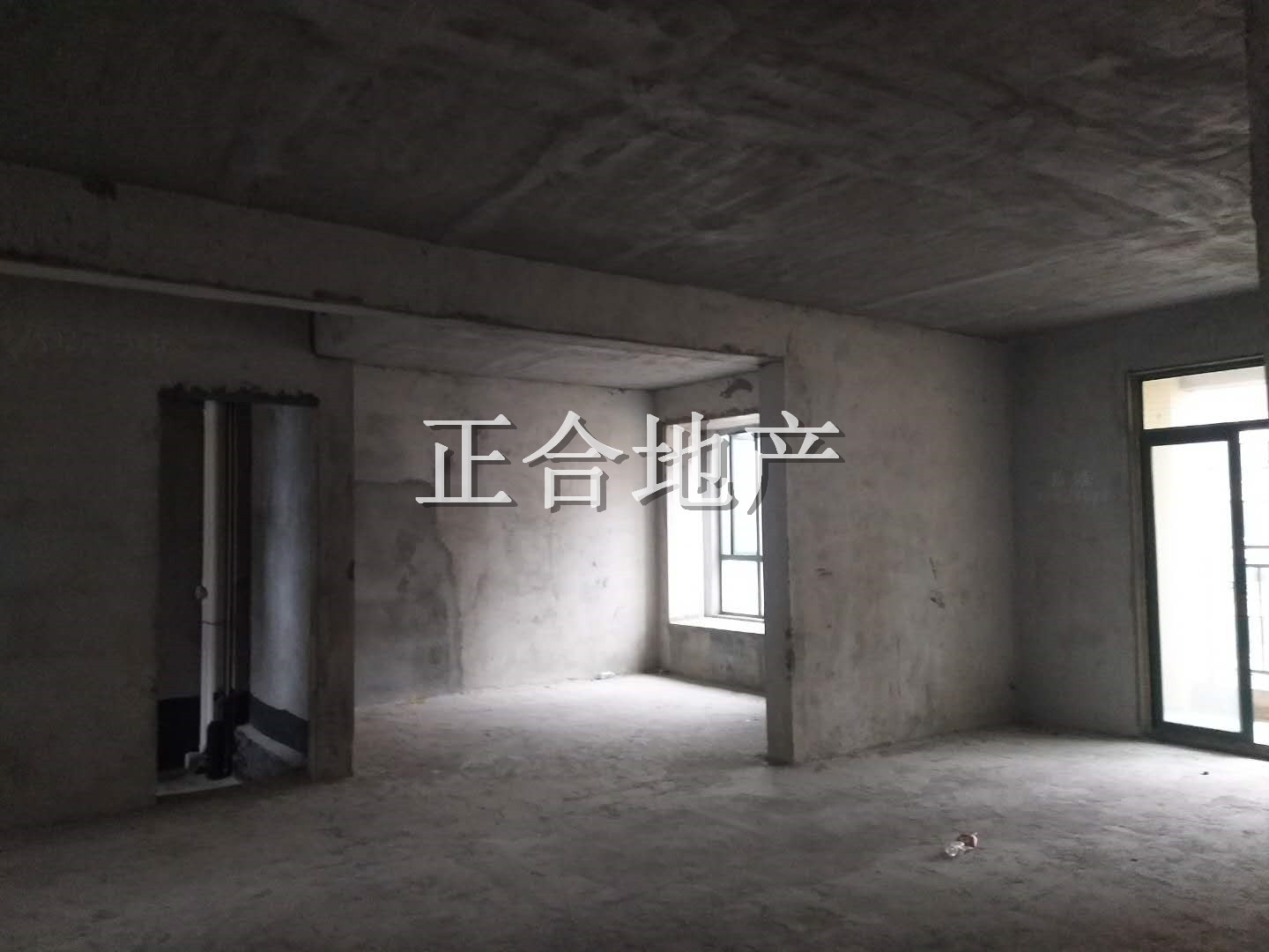 新城一号新出大三房，楼层好，可过户！