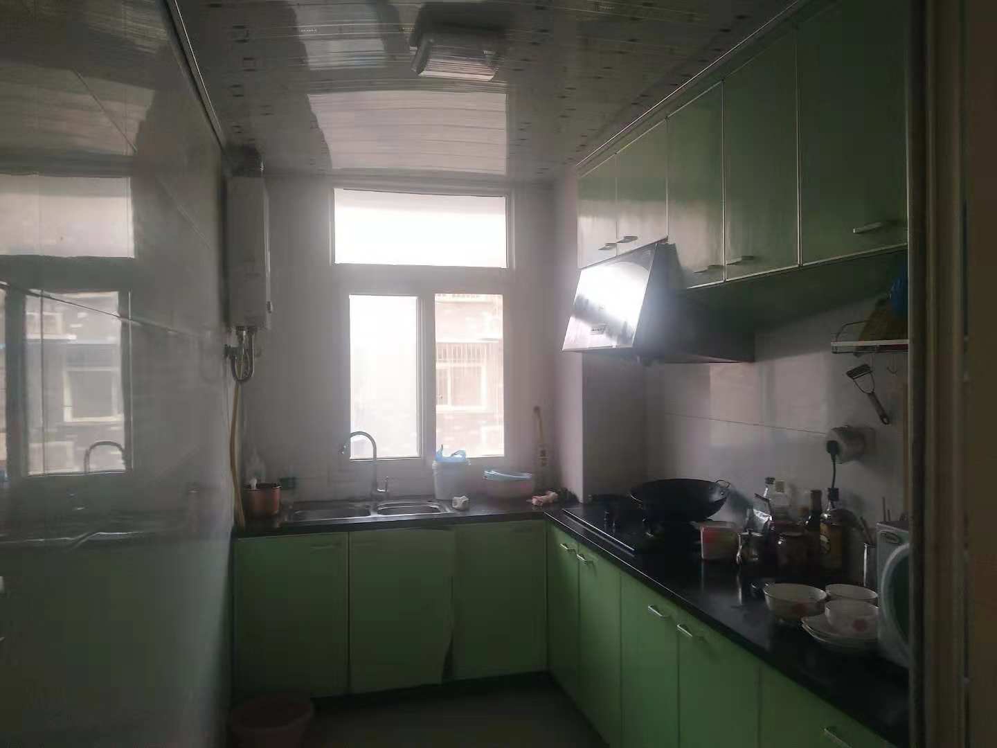 安泰小区装修现房，环境好，价格低！