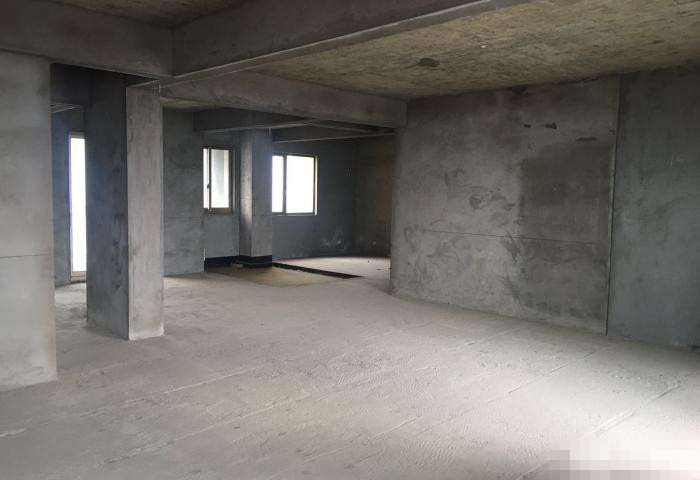 锦绣江山毛坯现房，楼层好，证件齐全！