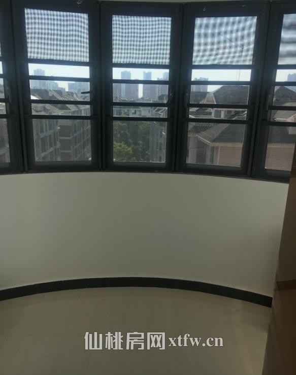 德政金园爱丽舍精装修房，家电齐全，拎包入住！