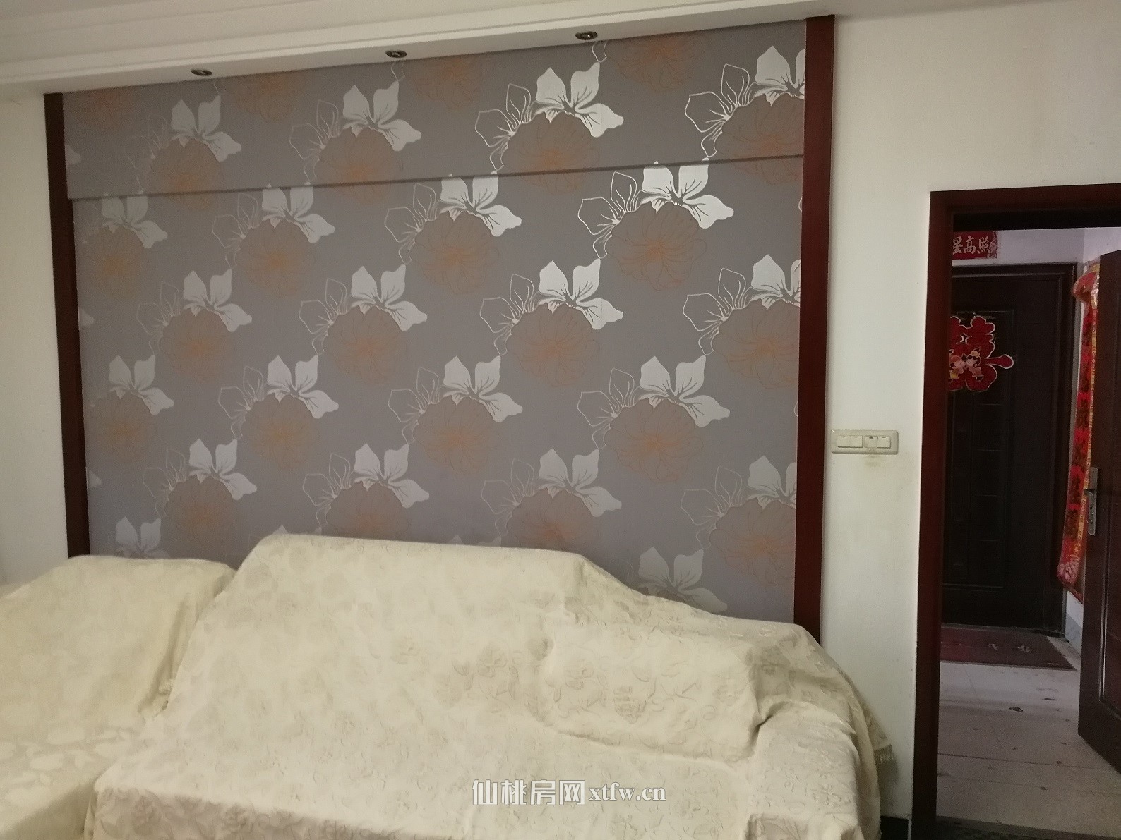 通海口好地段精装修厅式房（带车库）