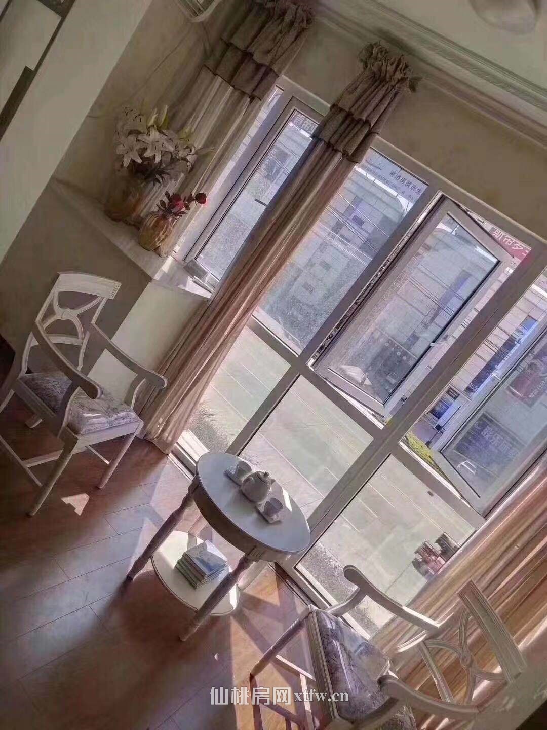  付7万， 付7万，电梯现房，3600均价，有不动产权证，40-104平， 自住均可