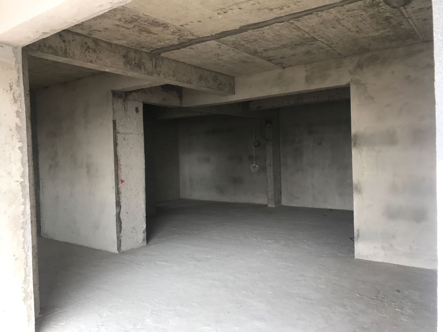 天诚缘毛坯三房，不动产证在手，可按揭！