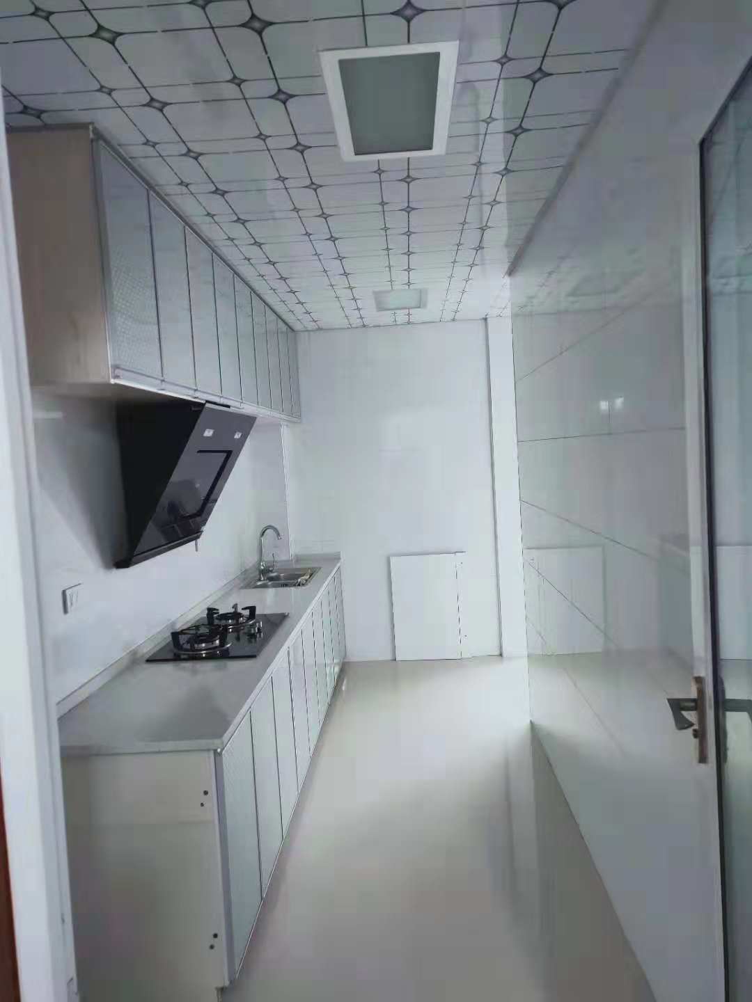 福星城新出一天未住精装两房，证件满两年！