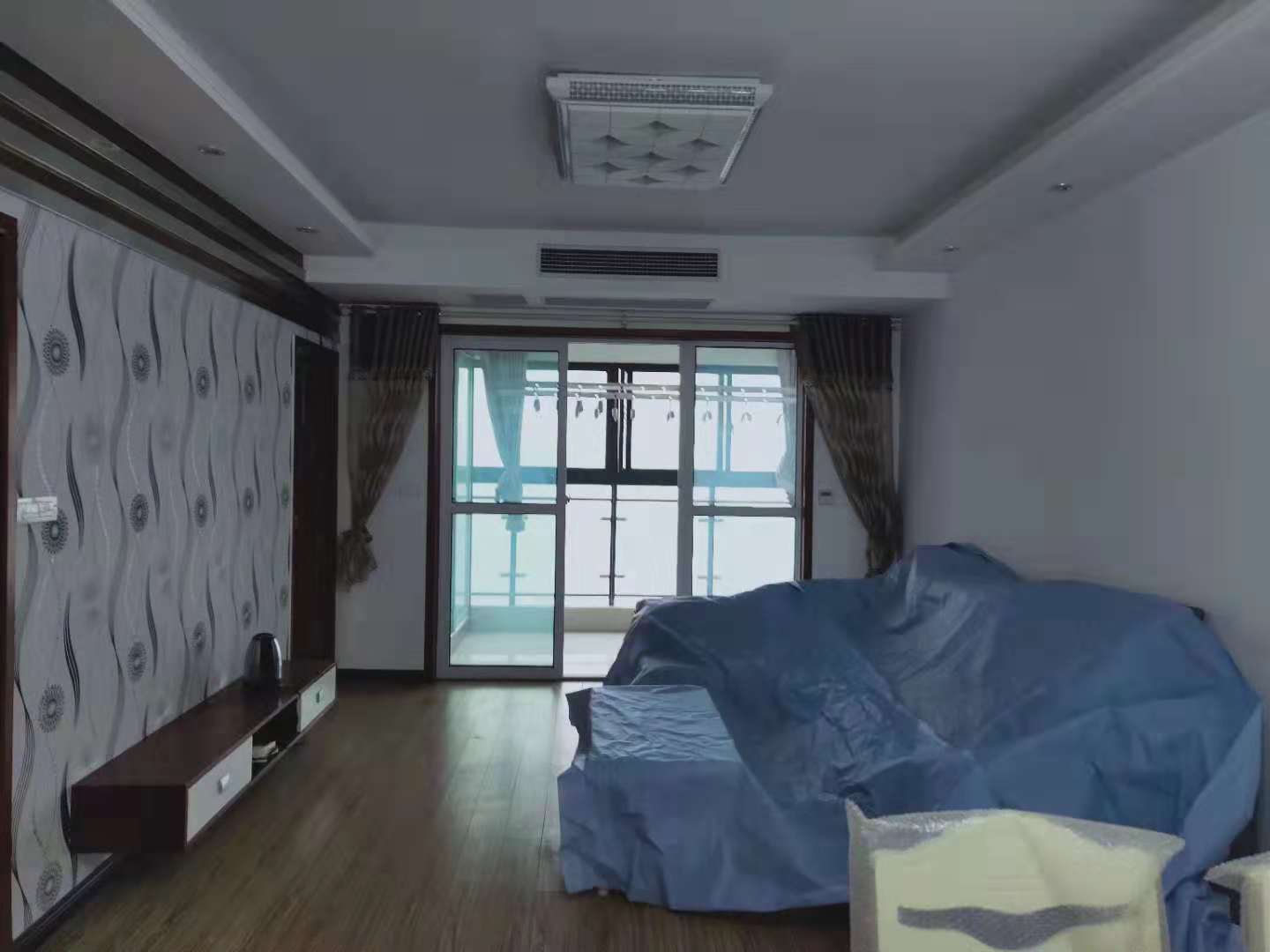 福星城新出一天未住精装两房，证件满两年！