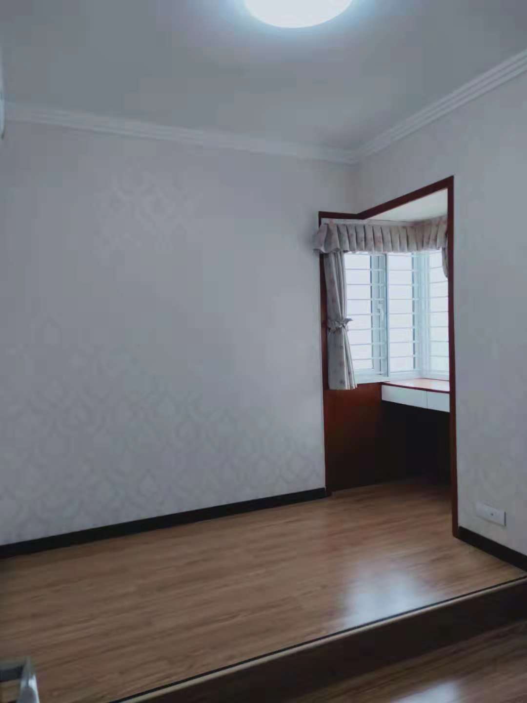 福星城新出一天未住精装两房，证件满两年！