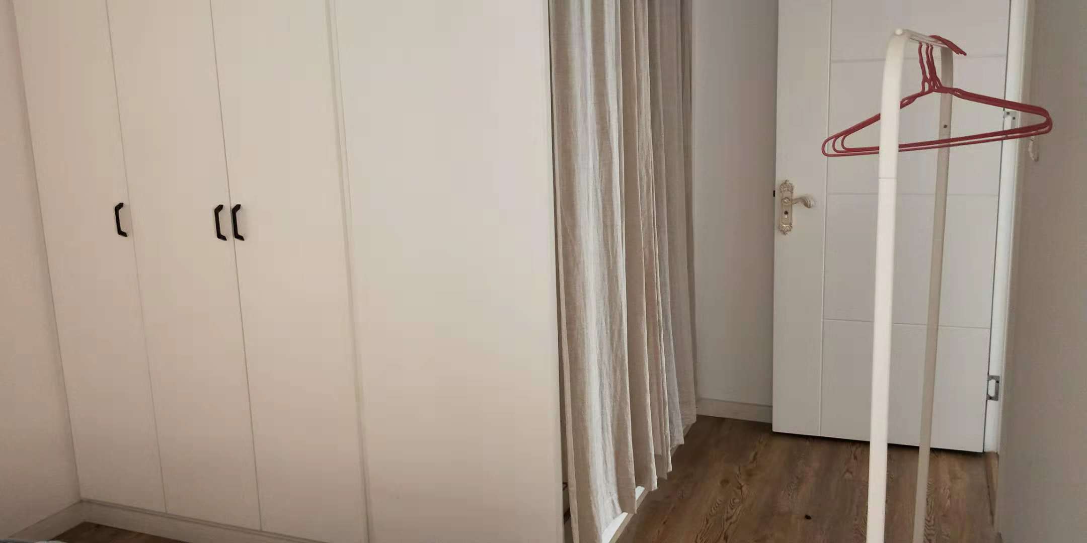 满庭春精装二房，两证齐全，楼层好！