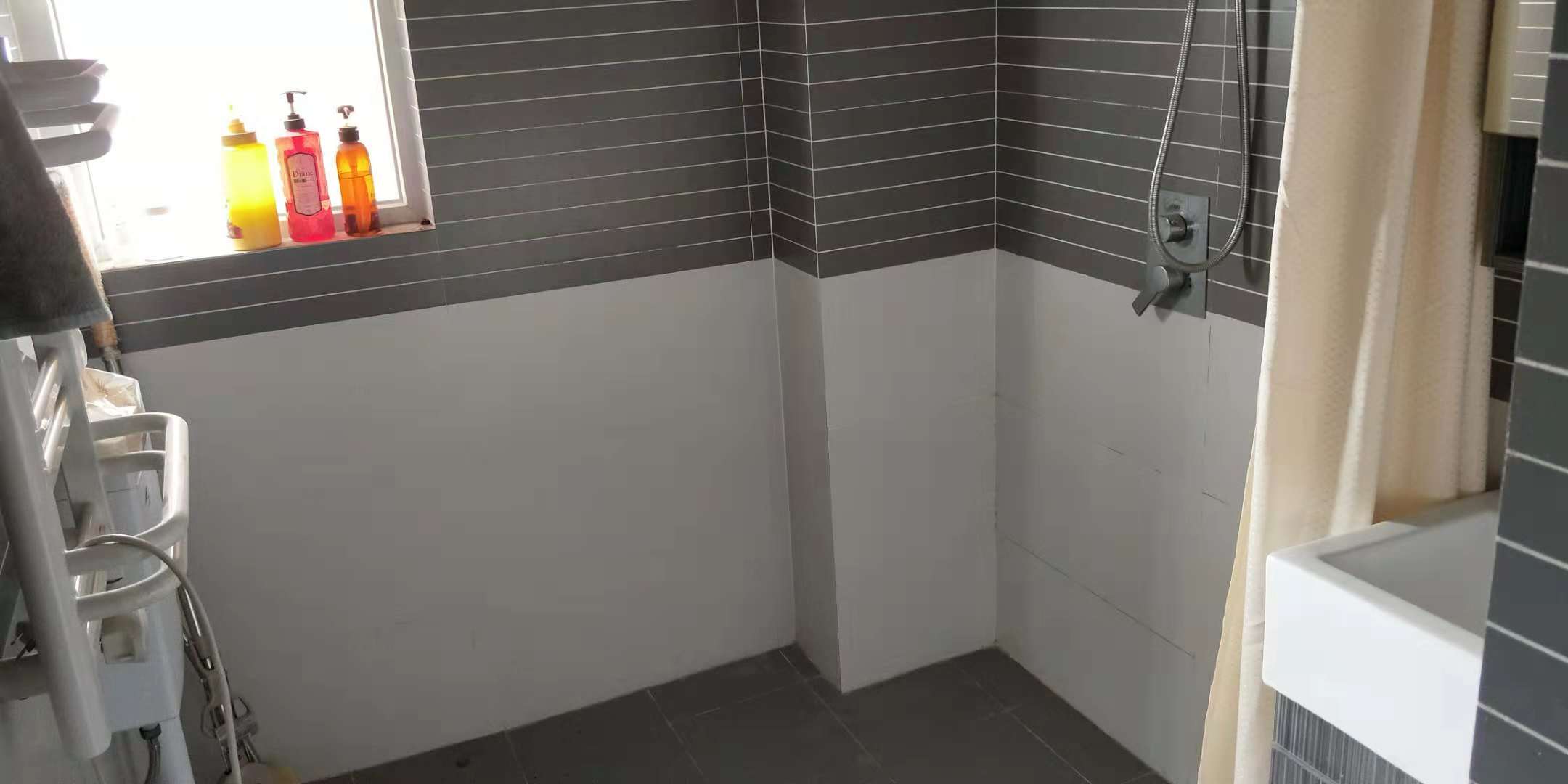 满庭春精装二房，两证齐全，楼层好！