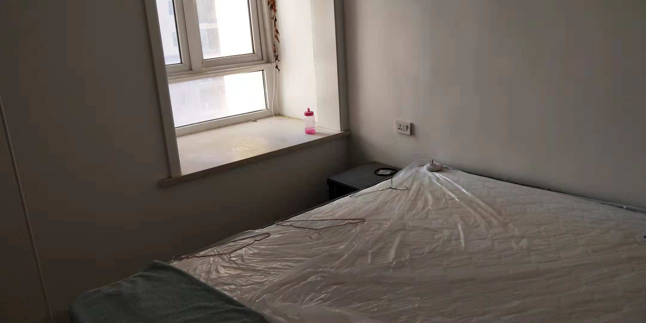 满庭春精装二房，两证齐全，楼层好！