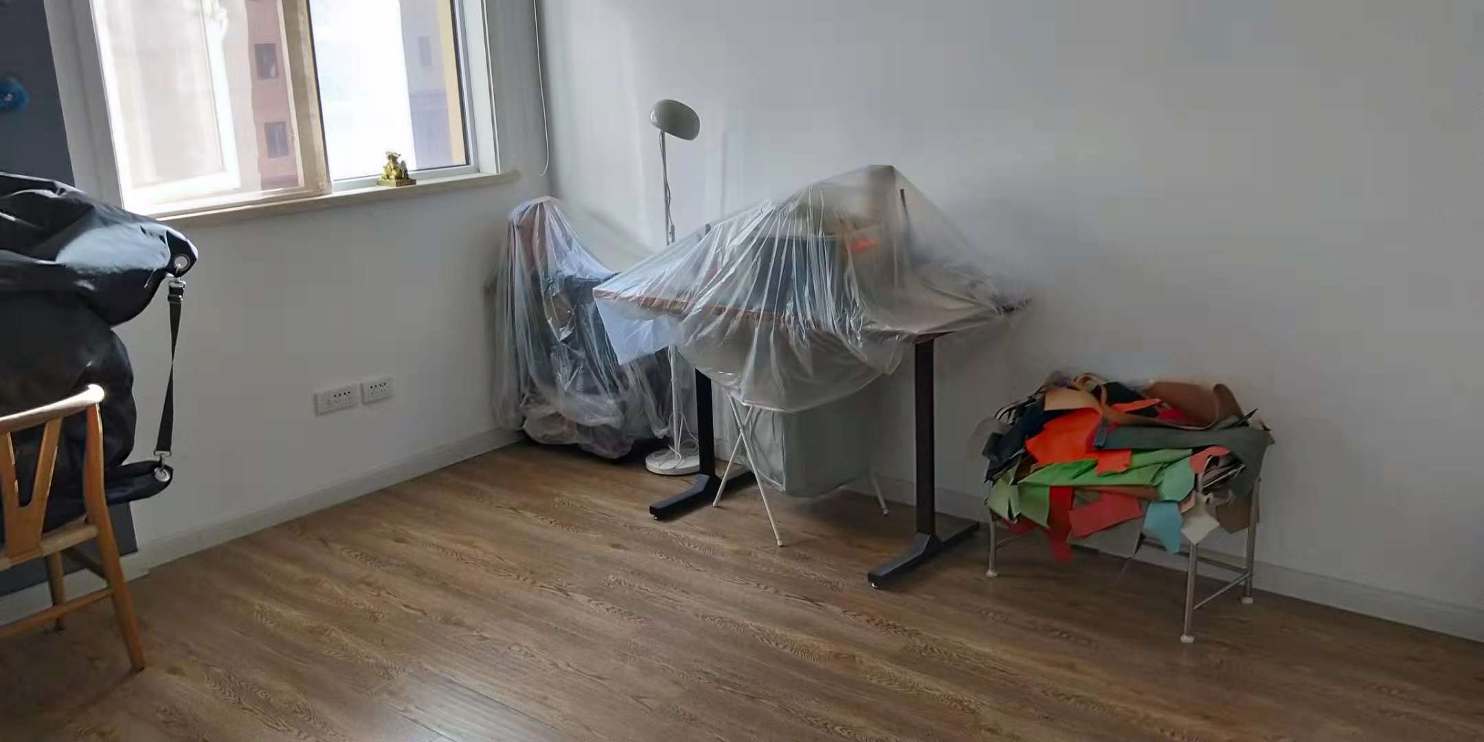 满庭春精装二房，两证齐全，楼层好！