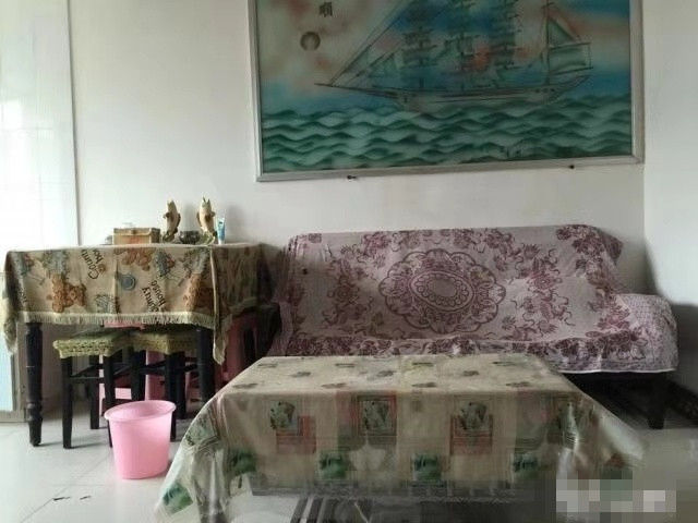 丝织厂宿舍，楼层好，价格优，证件齐全，！