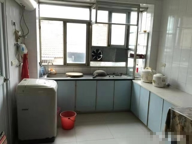 丝织厂宿舍，楼层好，价格优，证件齐全，！