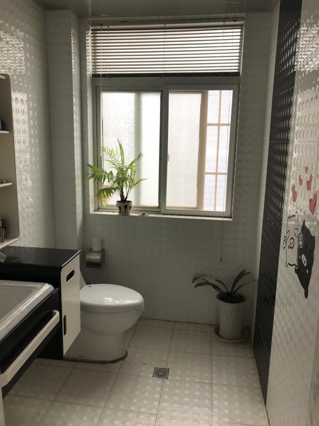 绿州花苑（配套齐全、交通便利、精装、拎包入住）急售！！！