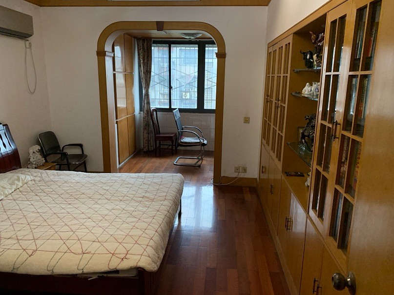 财政局宿舍， 地段，离 近