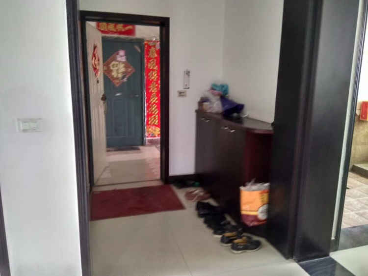 市政广场，怡家酒店斜对面，离二中，一中近