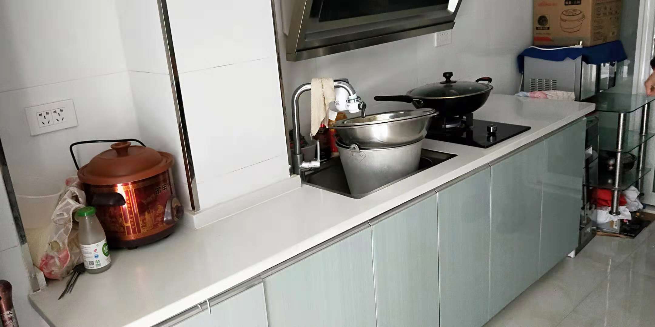 世北春装修地下室出售，全新装修，面积大，有证！