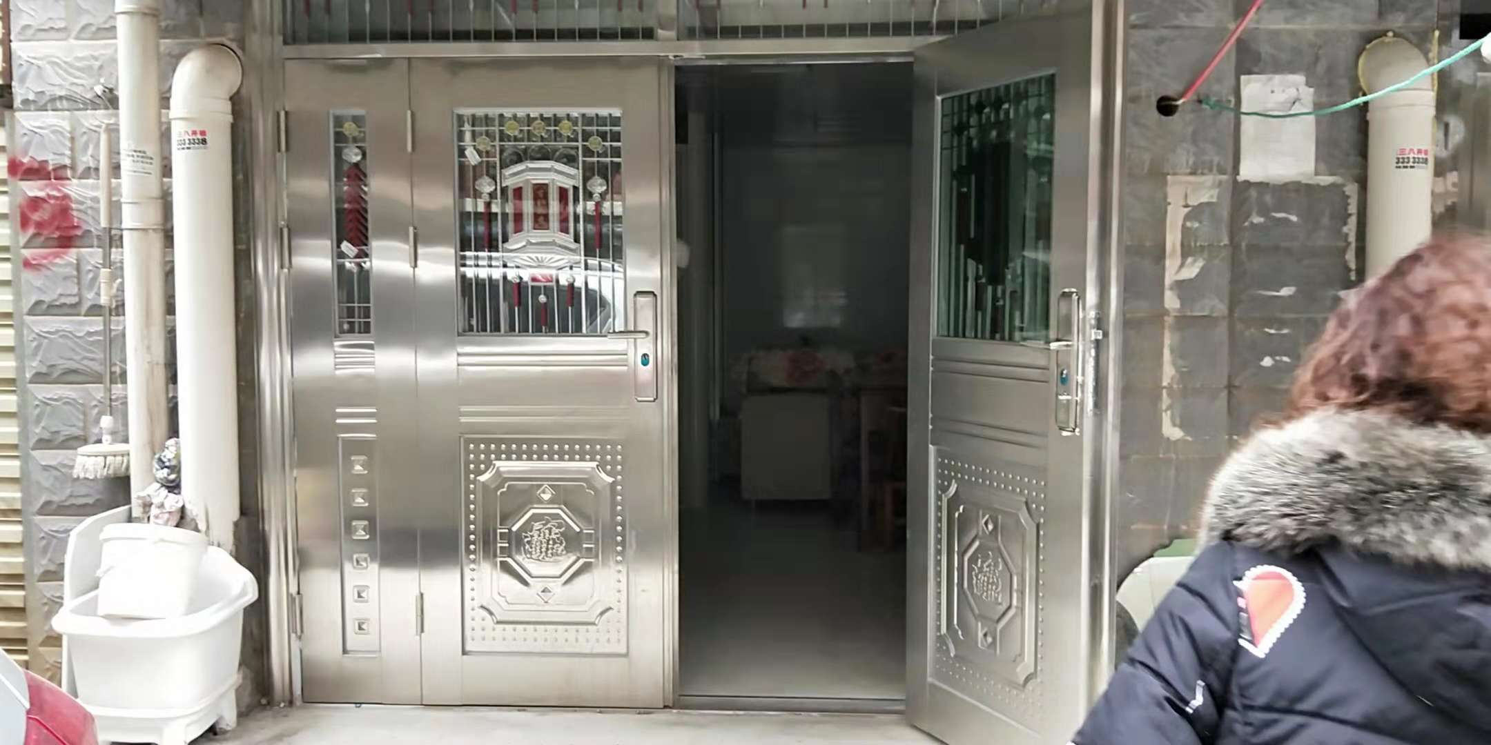 世北春装修地下室出售，全新装修，面积大，有证！