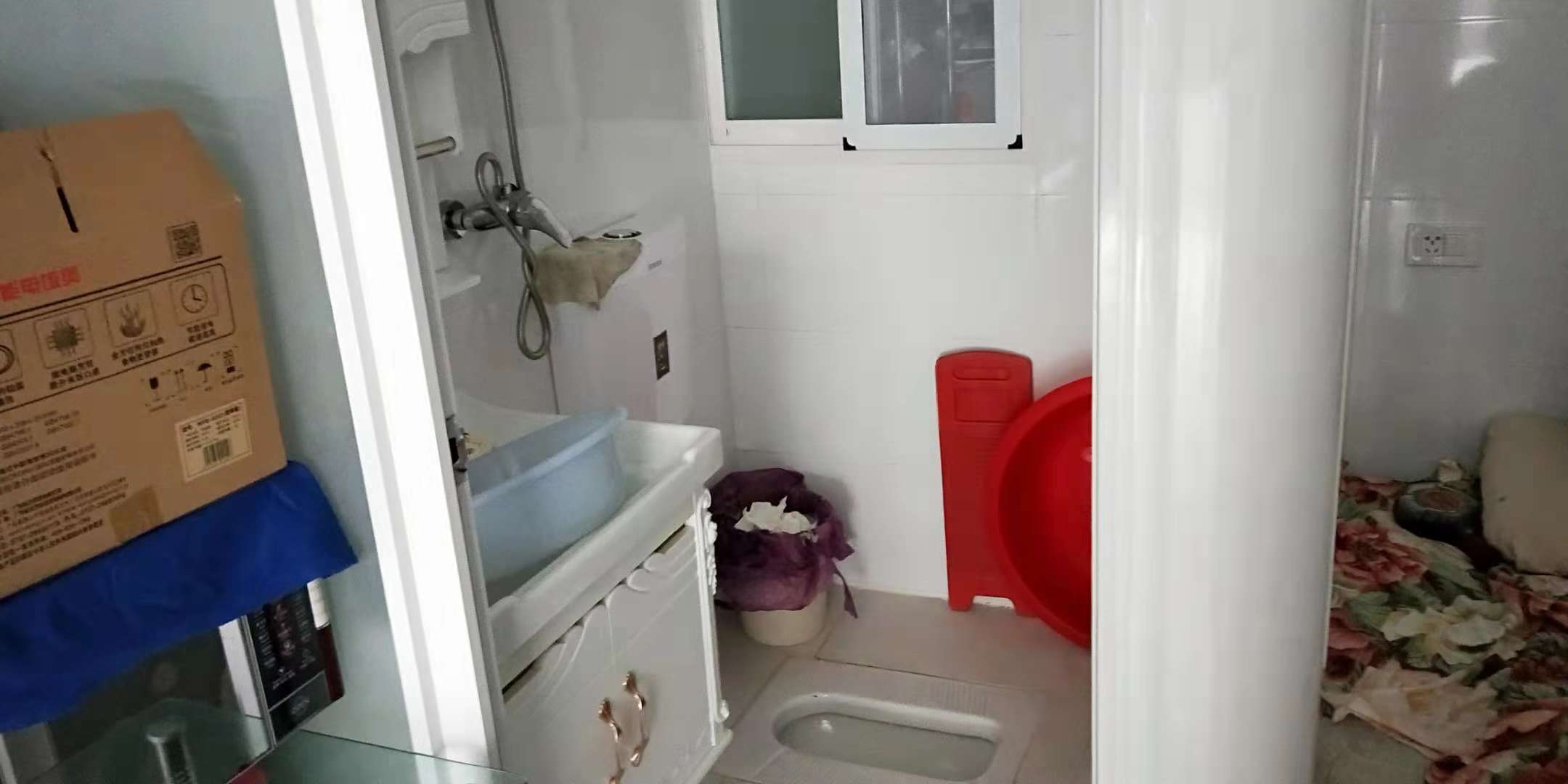 世北春装修地下室出售，全新装修，面积大，有证！