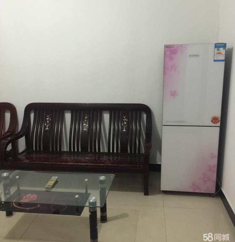 沃尔玛附近三房出租