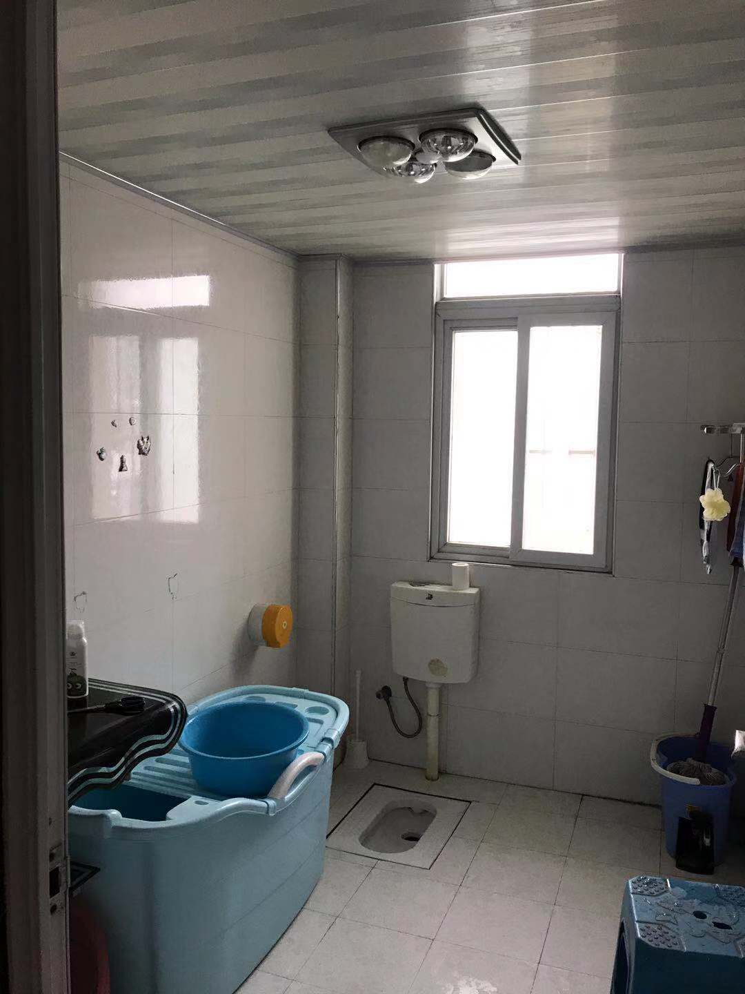 兴盛家园精装三房，证件齐全，楼层好！