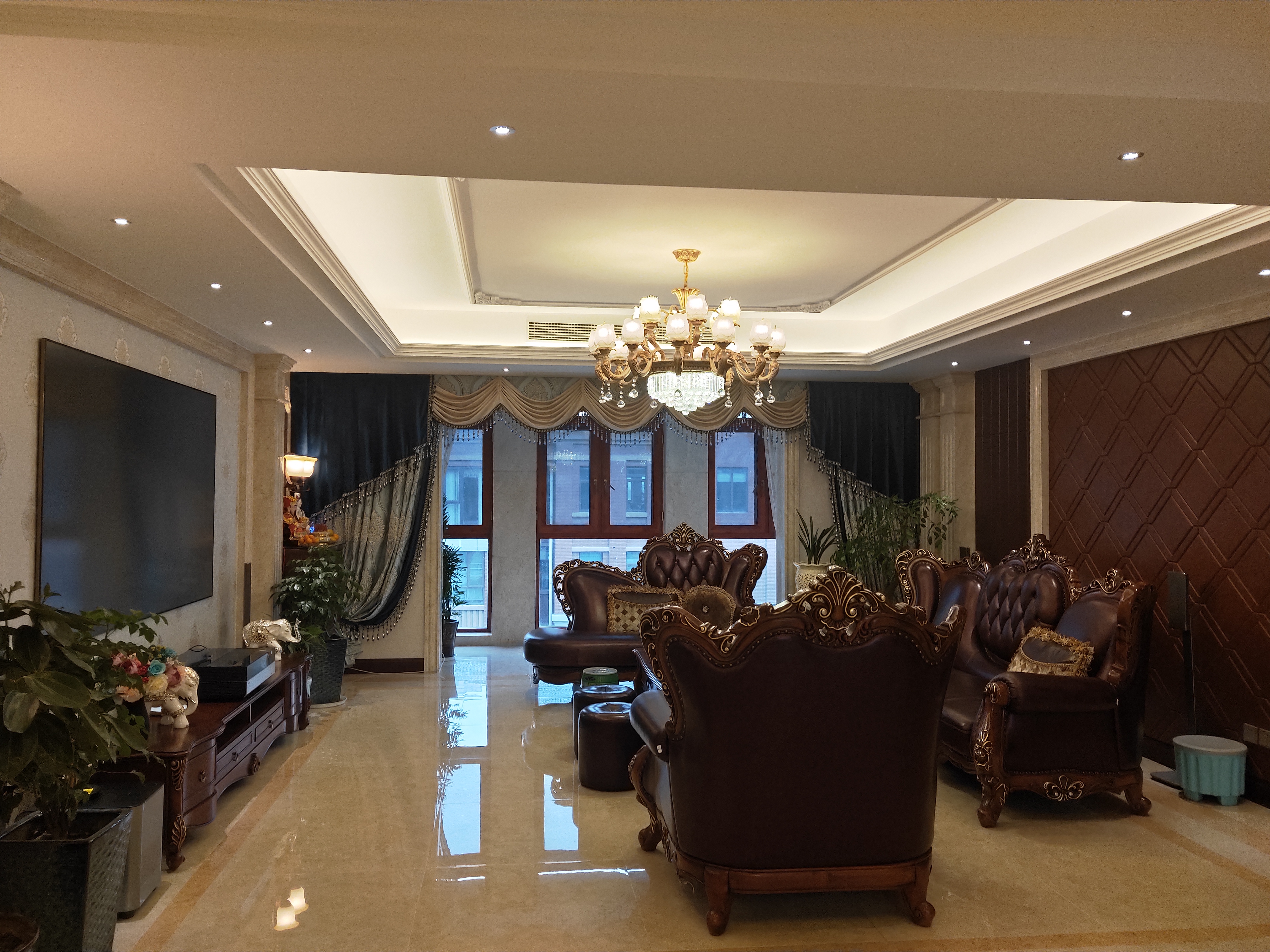 新城一号复式小洋楼，豪装现房，可直接办一手证！