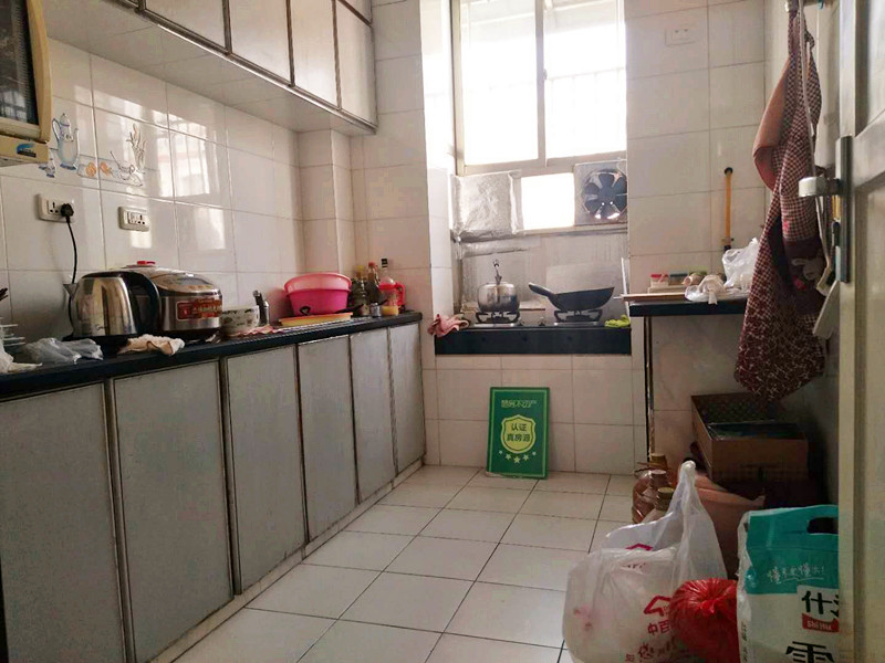 沔州小区实验二小对面精装大三房证件在手税费低